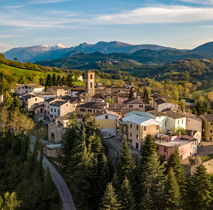 Veduta dall'alto di Camporotondo di Fiastrone